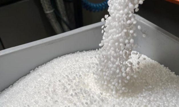 When the material changes, the machine must change – Why recycled plastics, elastomers and silicone are exposing the limits of one-size-fits-all moulding